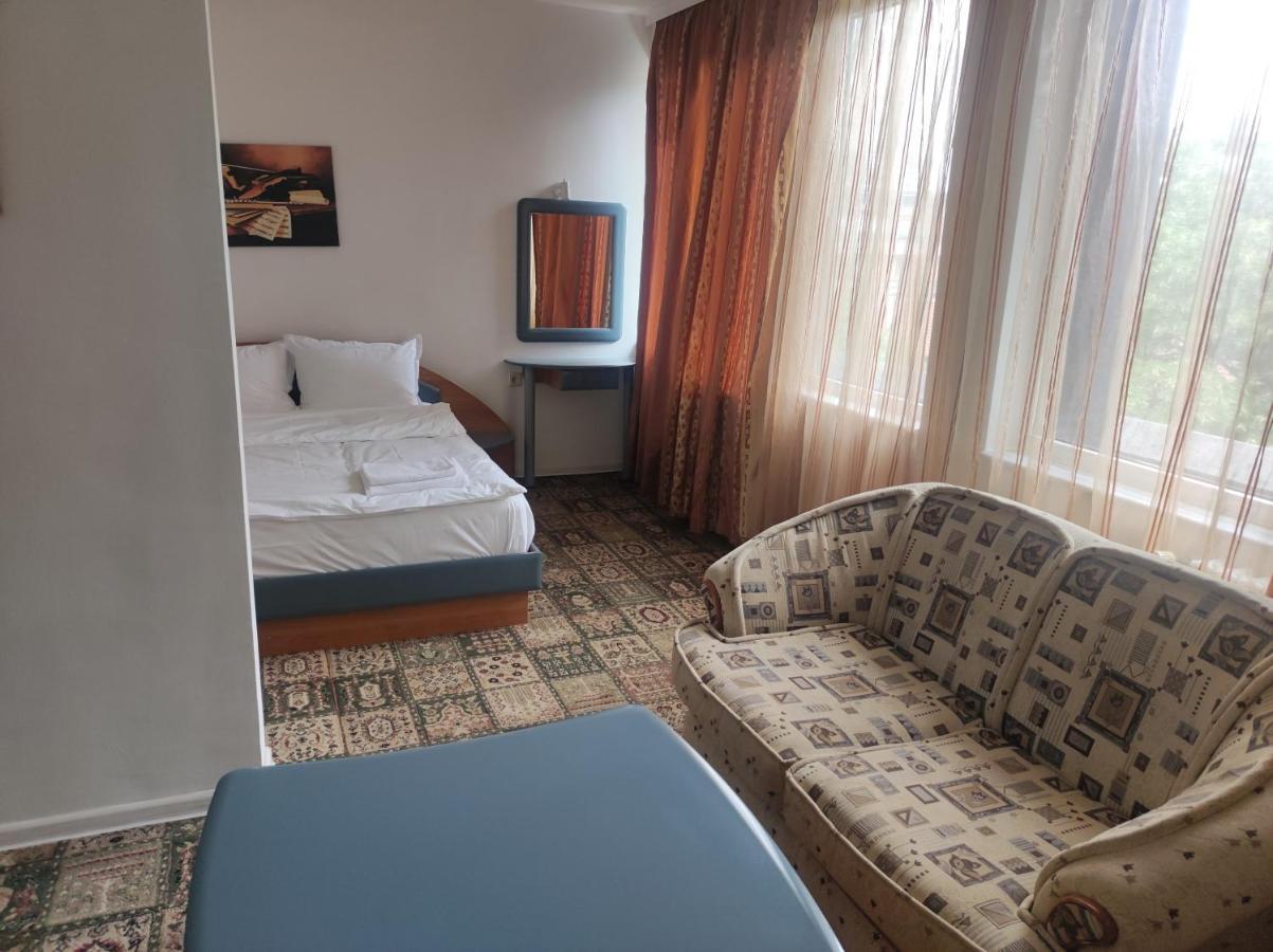 Кианти Hotel Kŭrdzhali Exterior photo