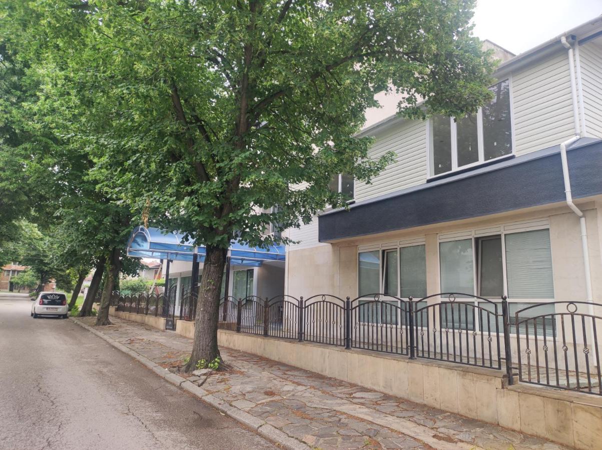 Кианти Hotel Kŭrdzhali Exterior photo